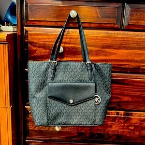 Michael Kors Jet Set Logo Pocket Tote Bag